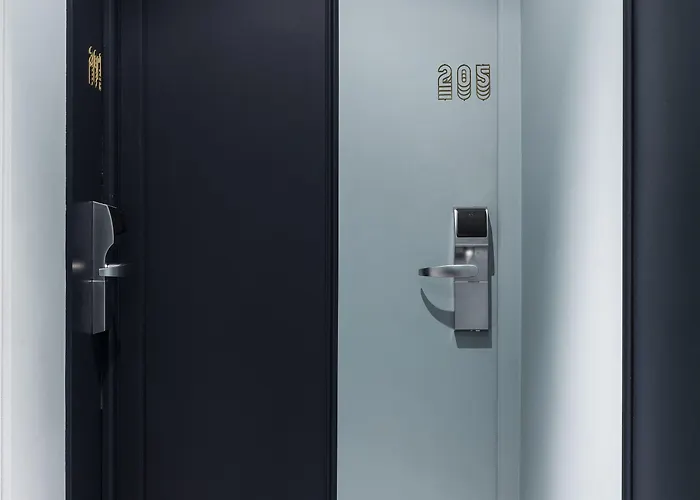 Отель Panache 4*